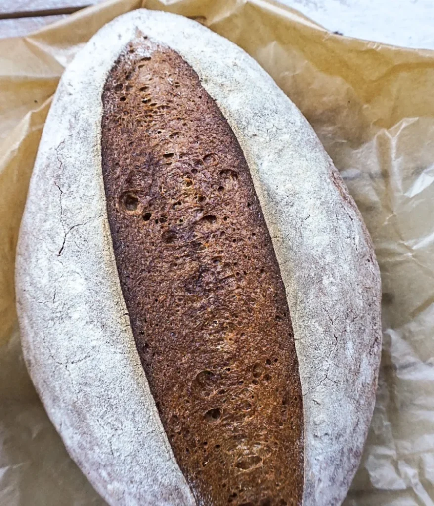 Pan artesanal sin gluten con corteza dorada